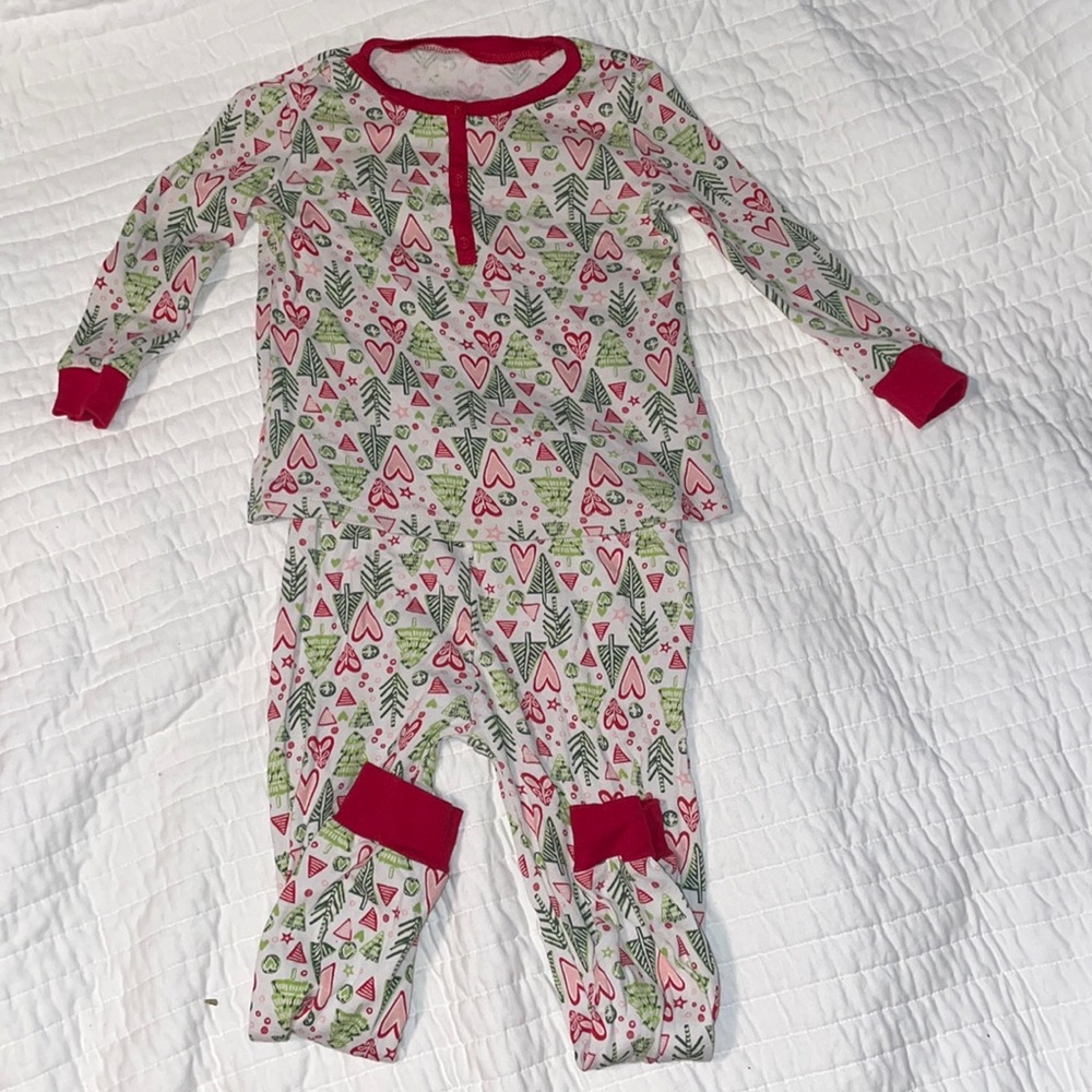 American girl hearts and pines Christmas pajamas size 4